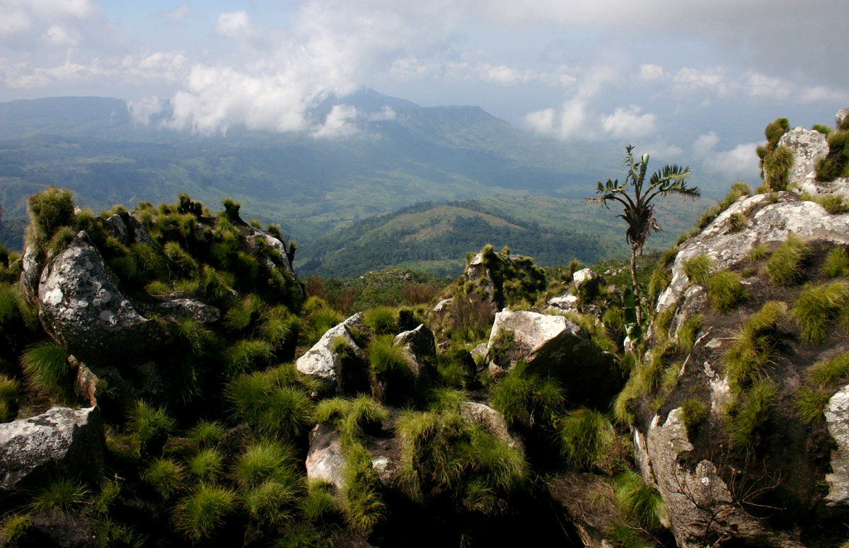 A view from Nhandore Peak