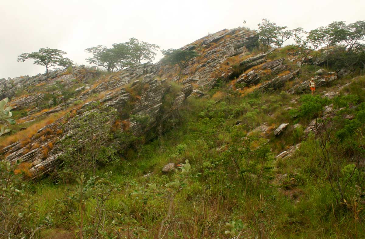 Layered rock formations with strong quartzite content