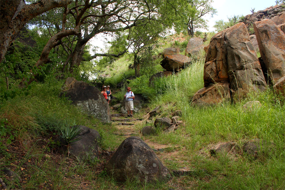 Mark, Petra and Cathy Sharpe at Khami