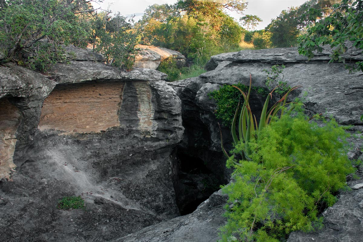 One of the smaller limestone gorges at Nhagutua.